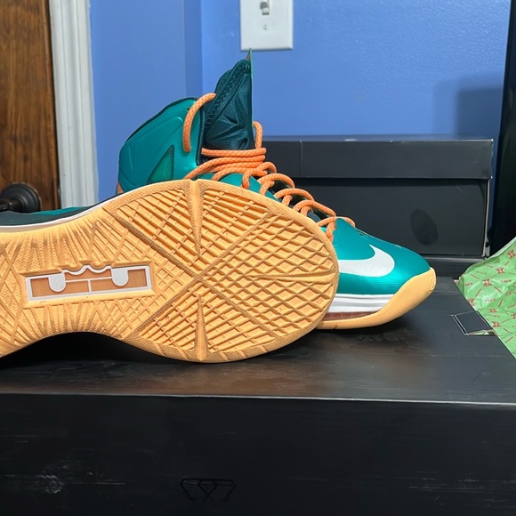 Nike LeBron X Teal Orange Sneakers - Picture 4 of 4